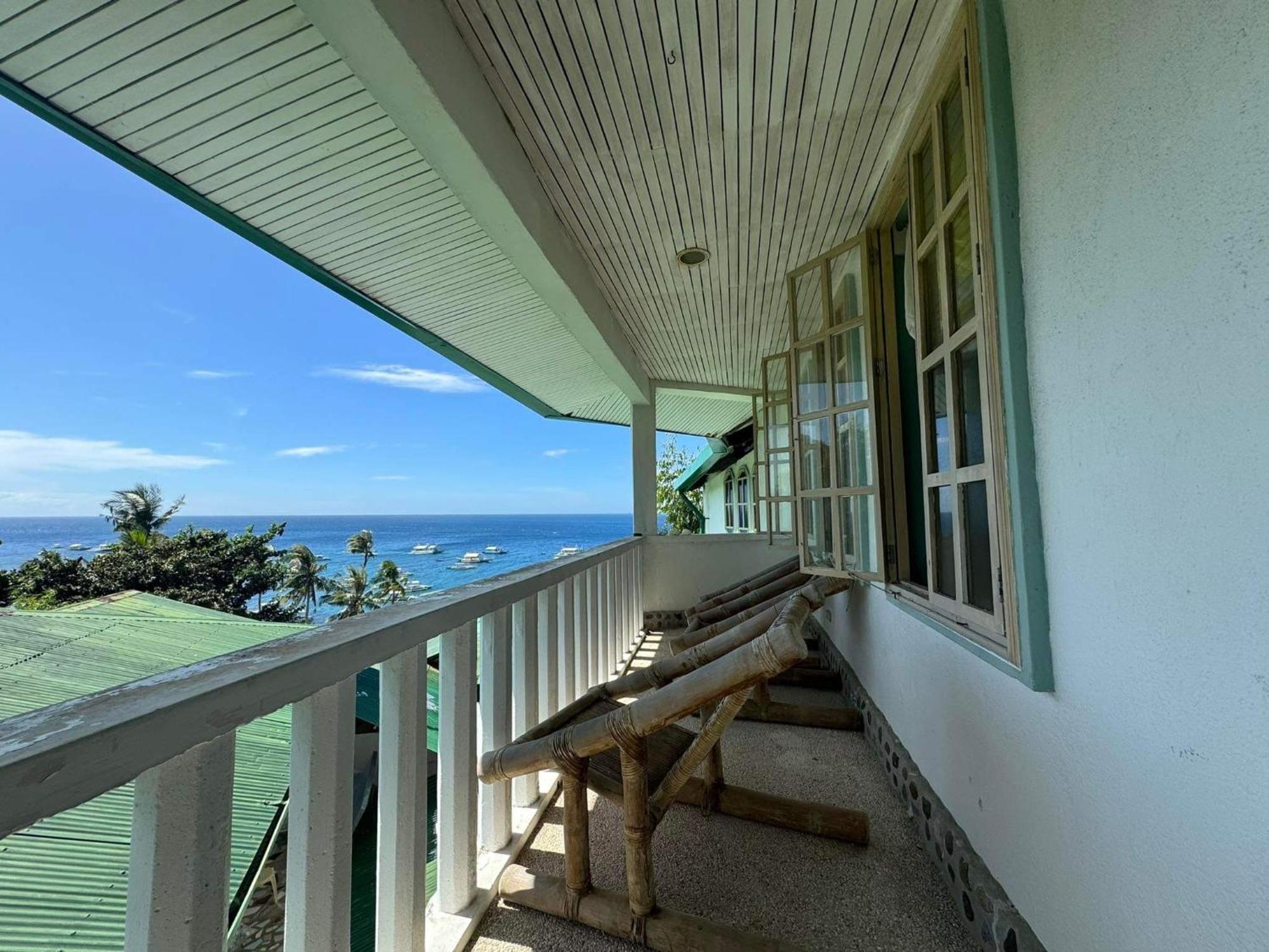 Liberty'S Lodge And Diving - Apo Island Dumaguete City Exterior foto